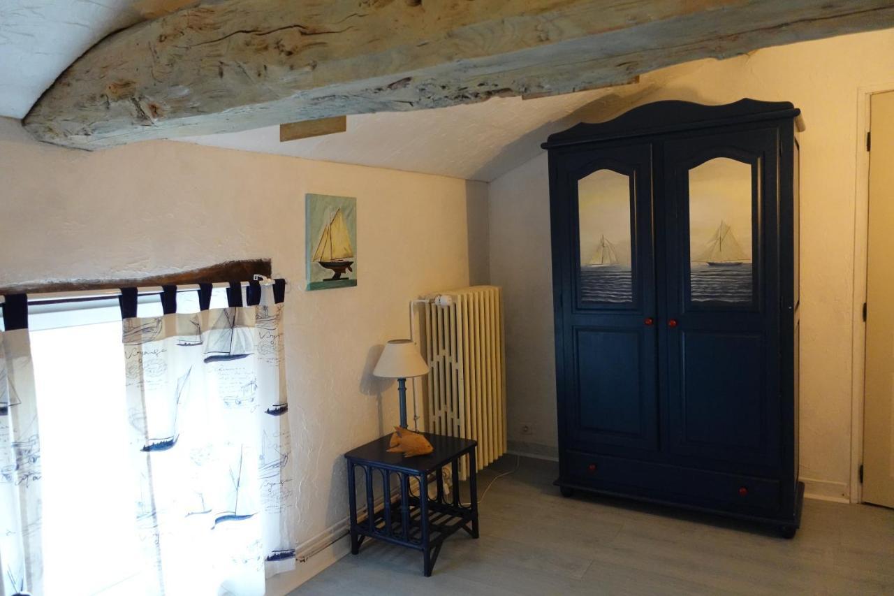 Gite 4 Etoiles Avec Hebergement Insolite - 10 Personnes Foussais Exterior photo