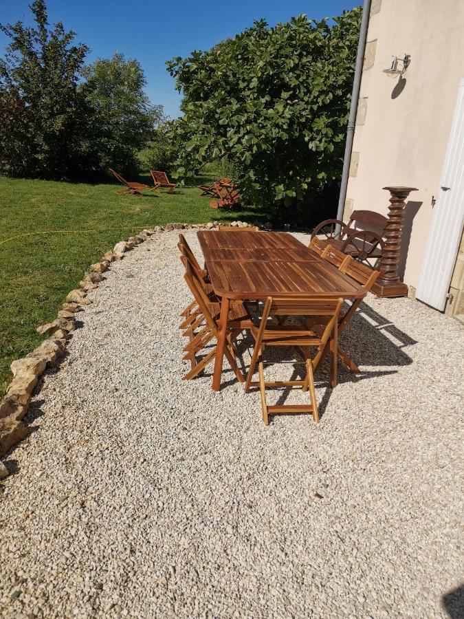 Gite 4 Etoiles Avec Hebergement Insolite - 10 Personnes Foussais Exterior photo